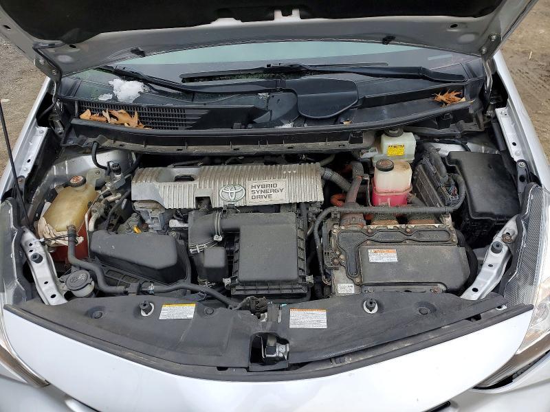 2017 Toyota Prius v Three