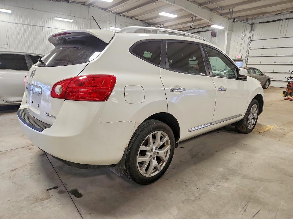 2011 Nissan Rogue s