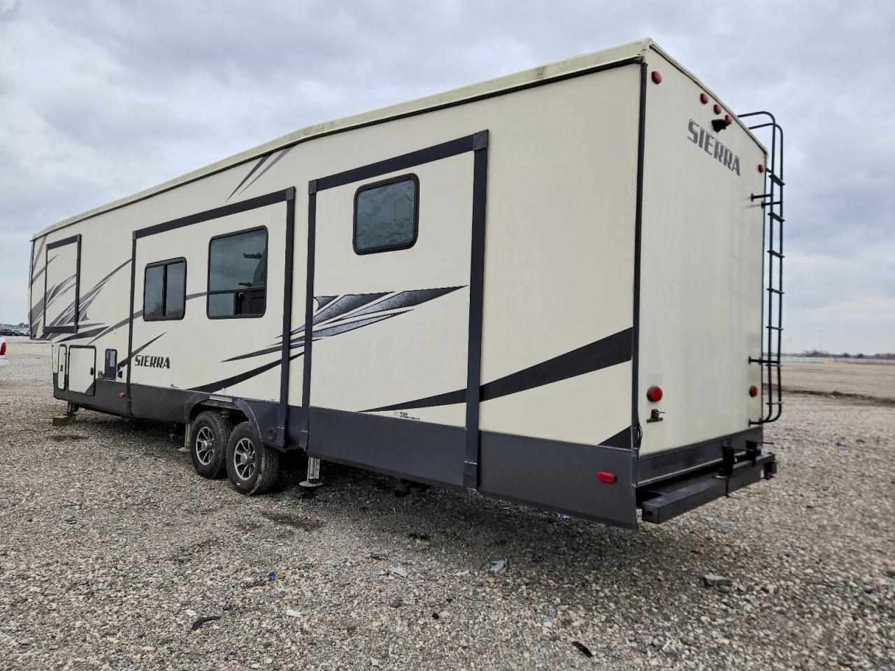 2019 Wildwood 2019 Forest River Sierra Towables Camper