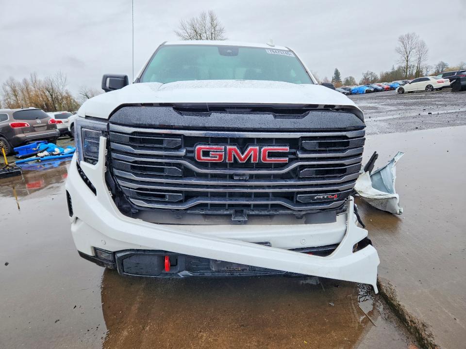 2025 GMC Sierra K1500 AT4