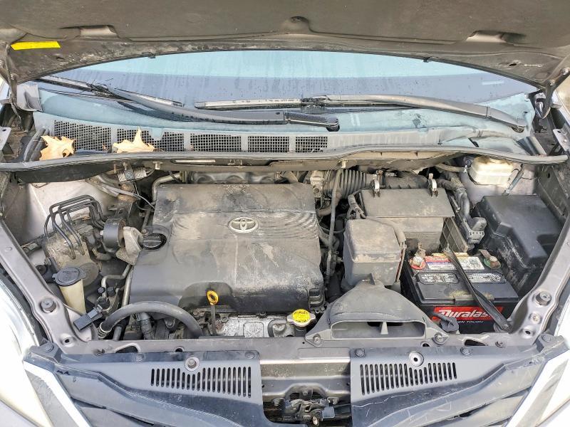 2011 Toyota Sienna le