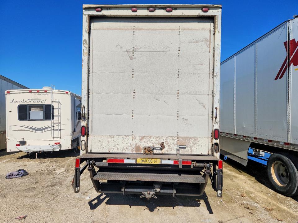 2000 International 4700 box Truck
