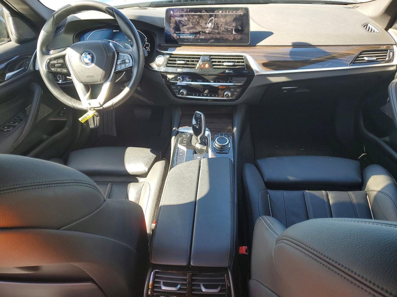 2022 BMW 530e