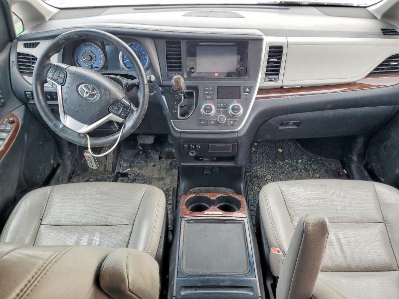 2017 Toyota Sienna xle