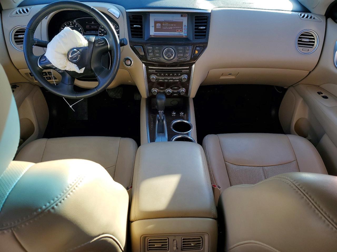 2016 Nissan Pathfinder s