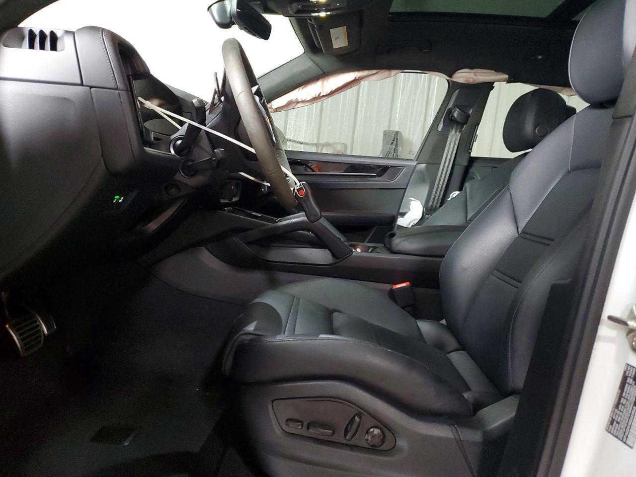 2025 Porsche Cayenne gts