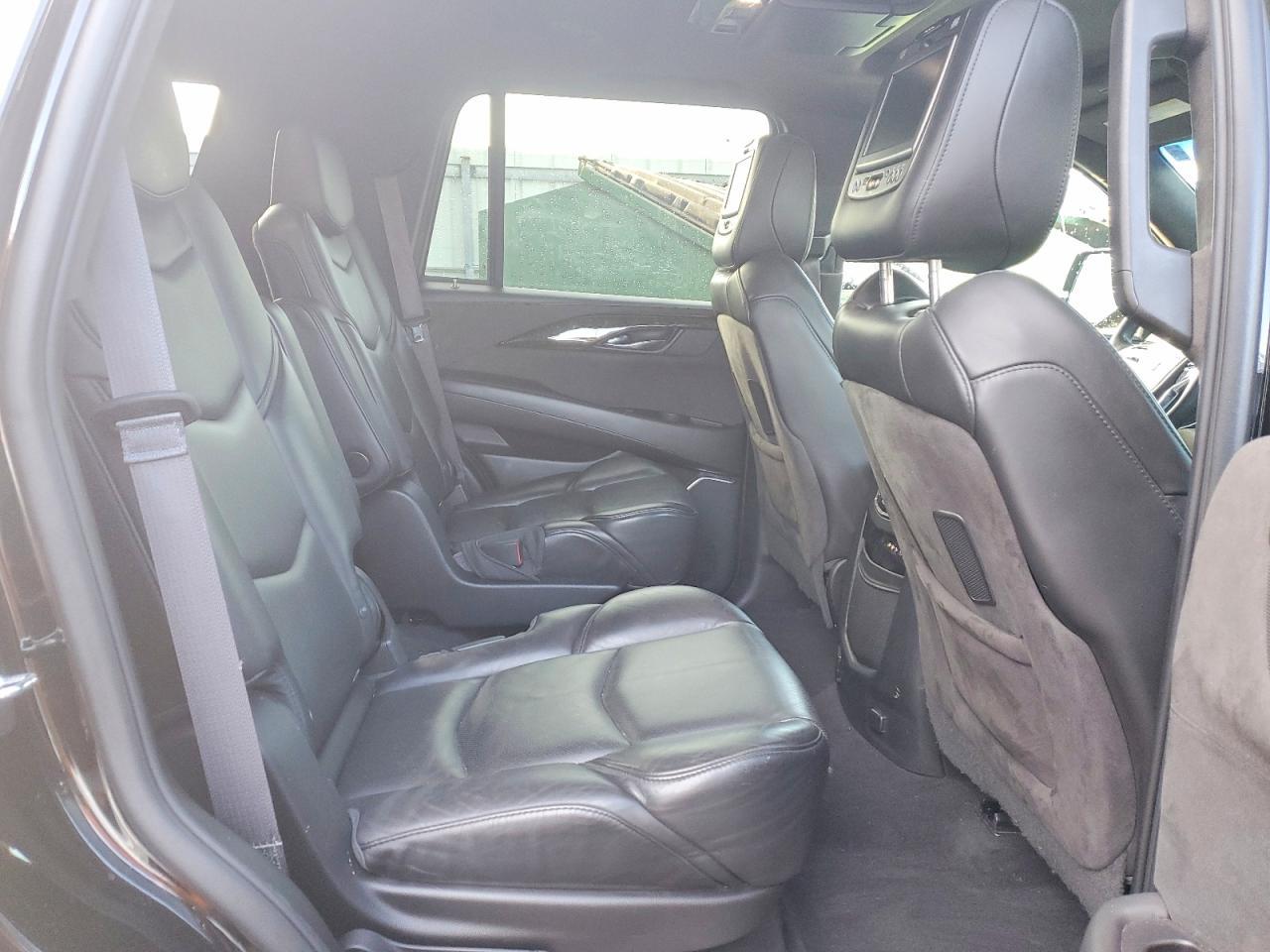 2016 Cadillac Escalade Platinum