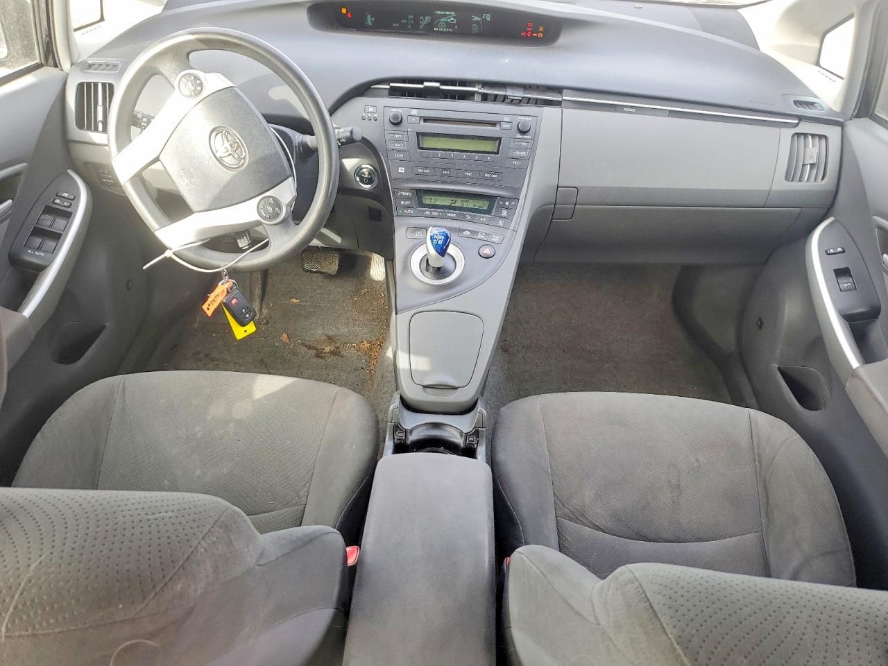 2010 Toyota Prius iii
