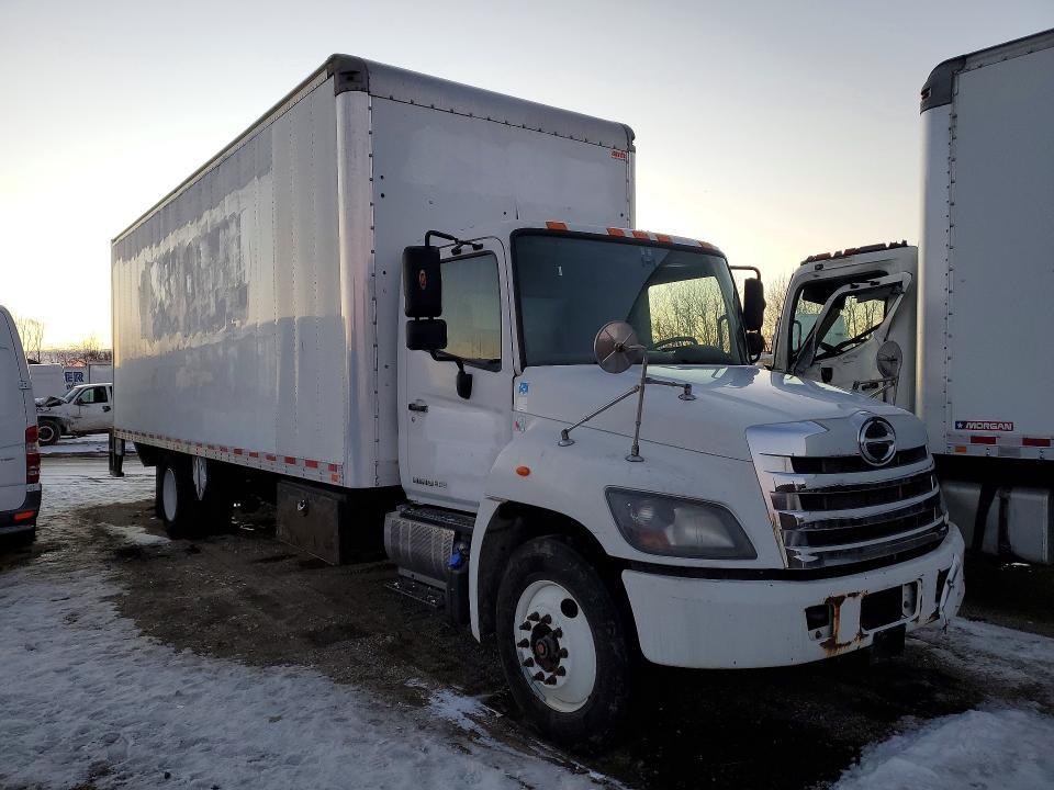 2016 Hino 338 box Truck