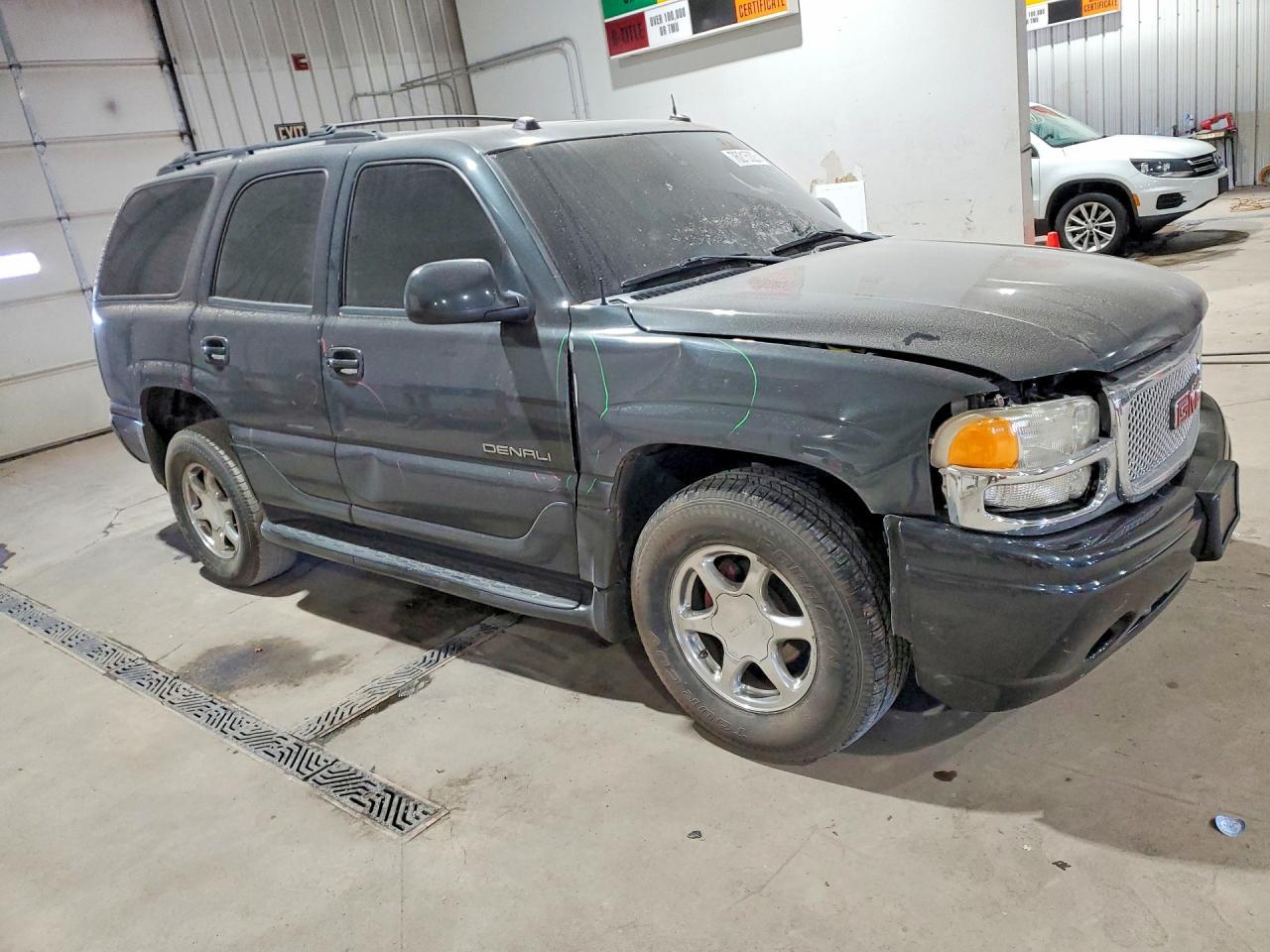 2004 GMC Yukon Denali