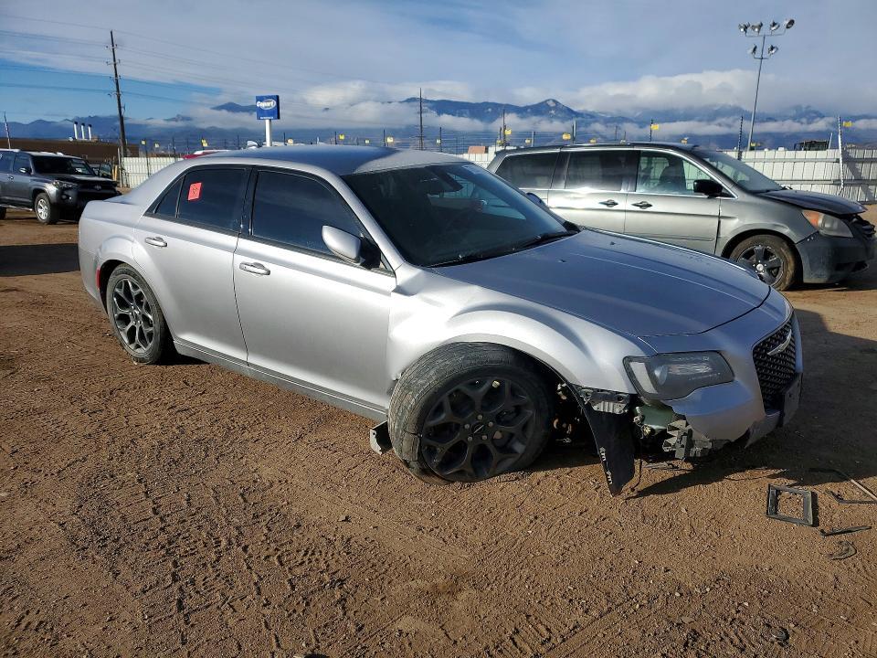 2018 Chrysler 300 s