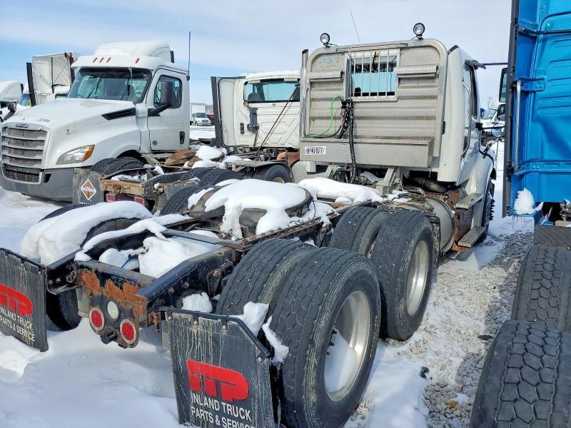 2015 Freightliner Business Class M2 Semi Truck