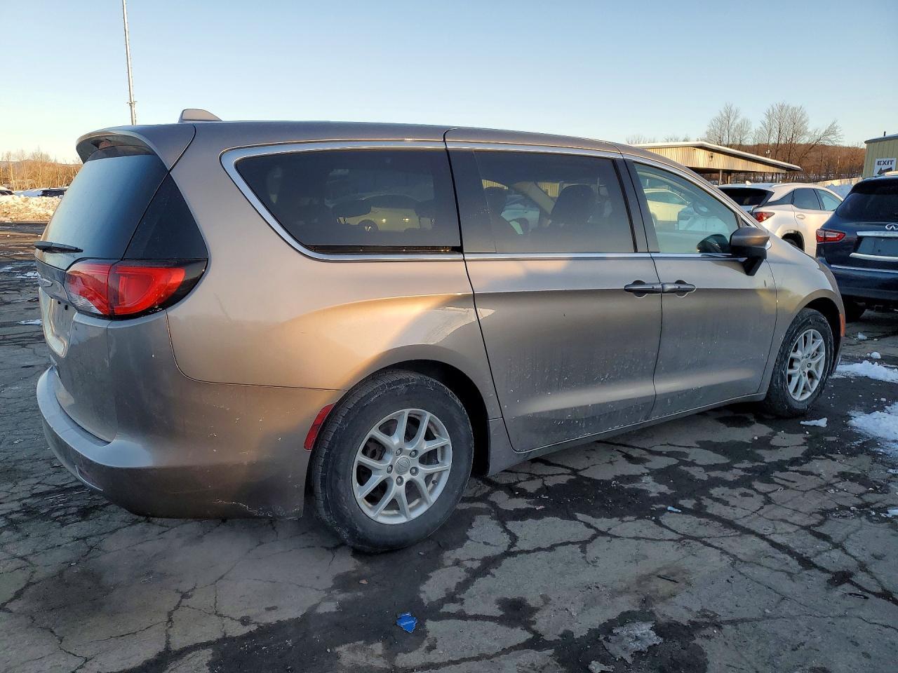 2017 Chrysler Pacifica Touring