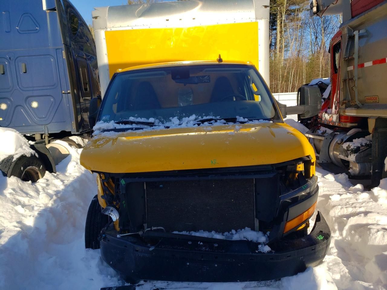 2021 GMC Savana Cut-box Truck