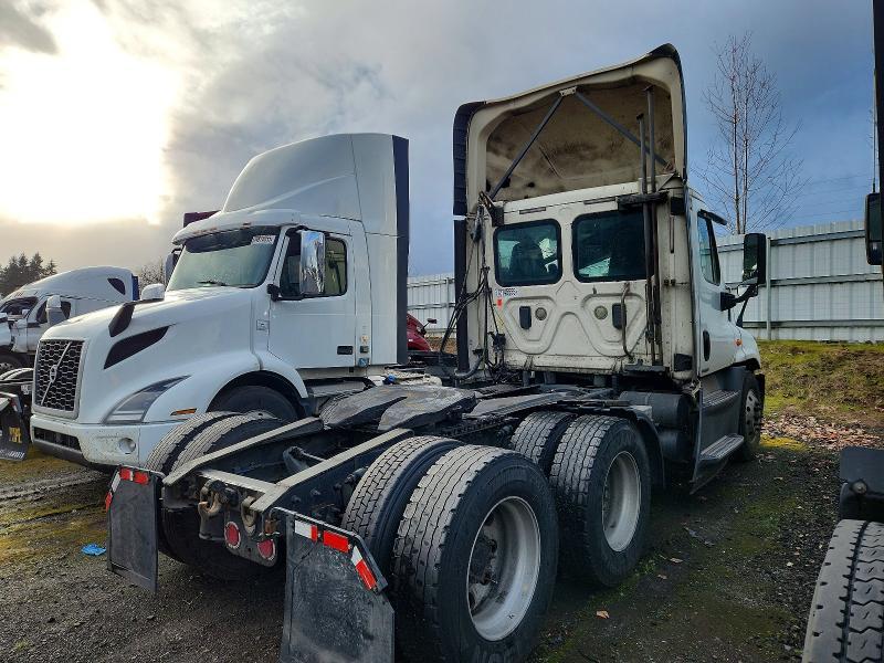 2017 Freightliner Cascadia 125