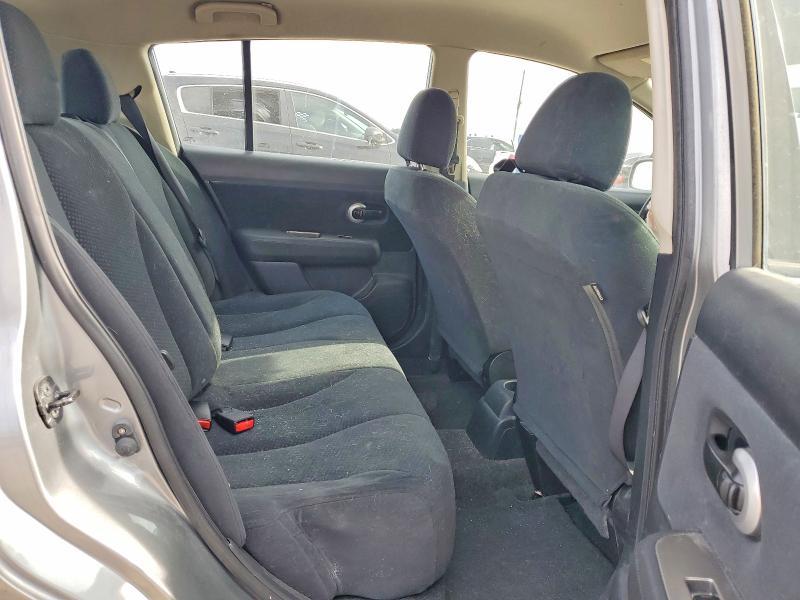 2011 Nissan Versa 1.8 s