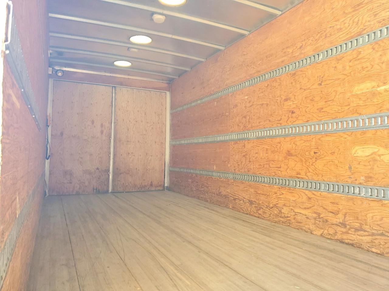 2001 Chevrolet C6 BOX Truck
