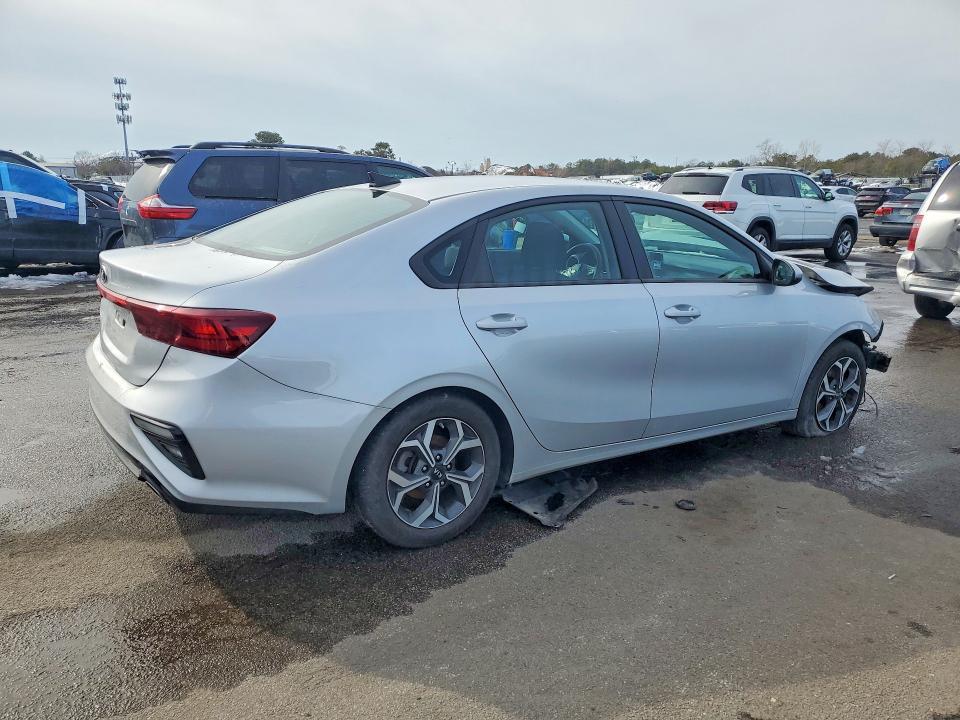 2021 KIA Forte fe