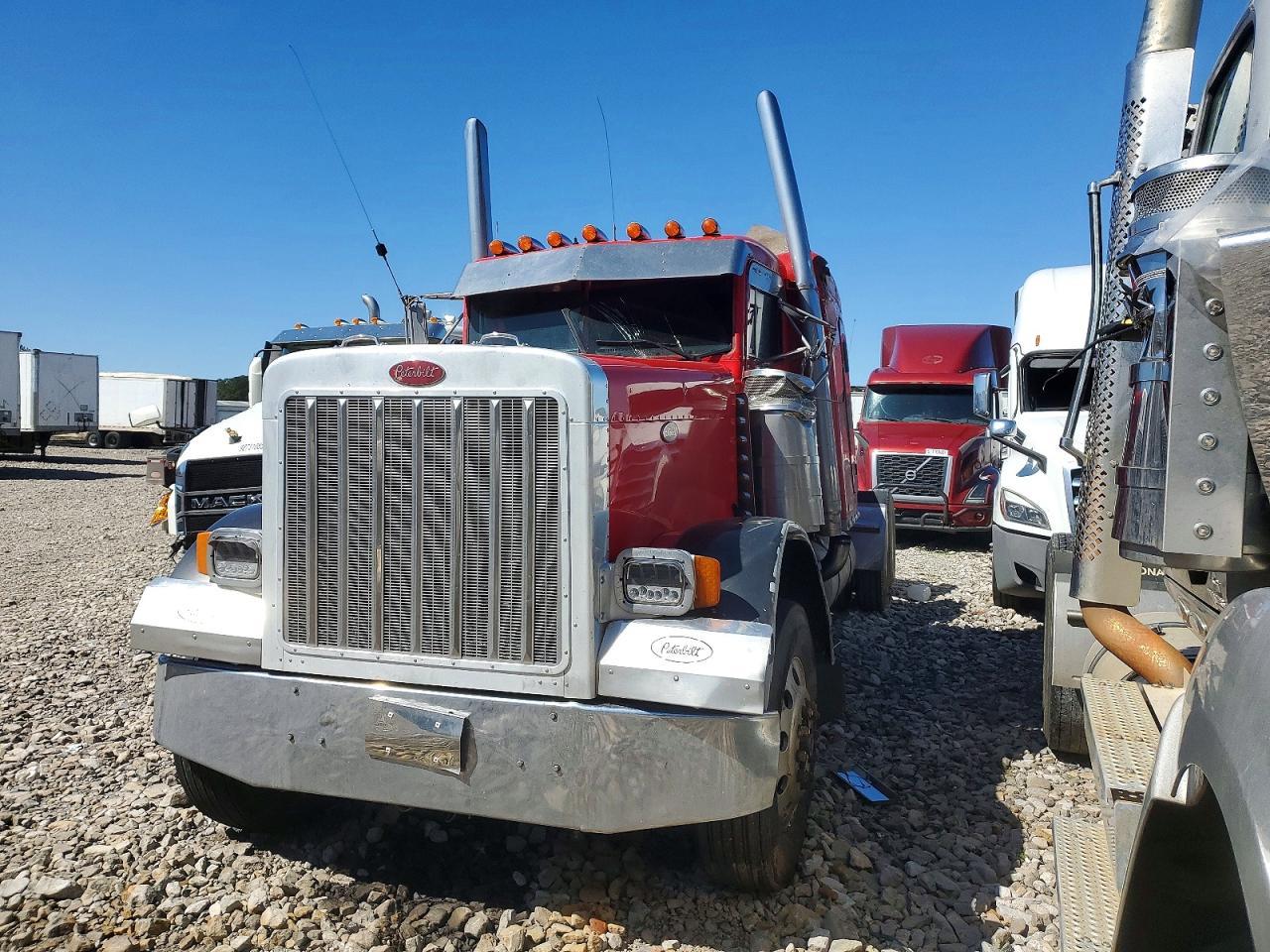 2000 Peterbilt 379-Semi Truck