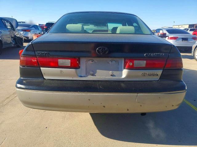 1999 Toyota Camry le