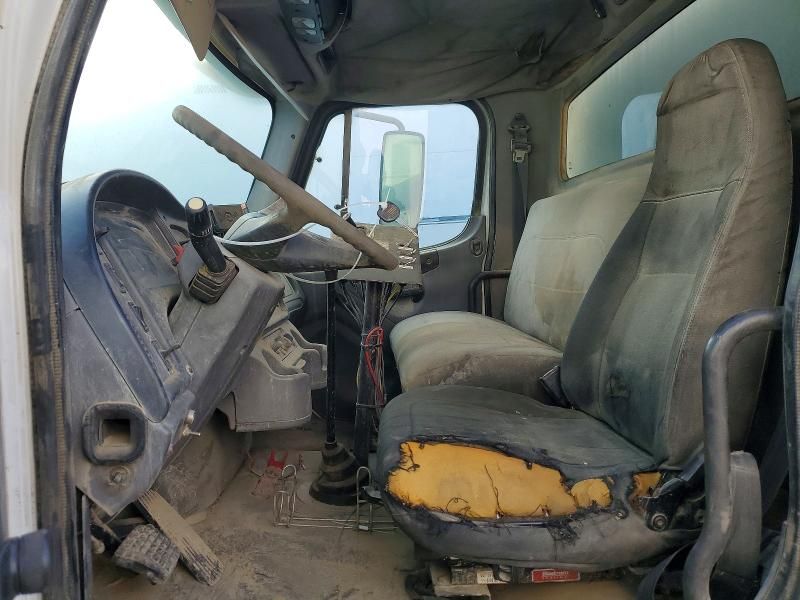 2004 Freightliner Business Class M2 Tank Truck