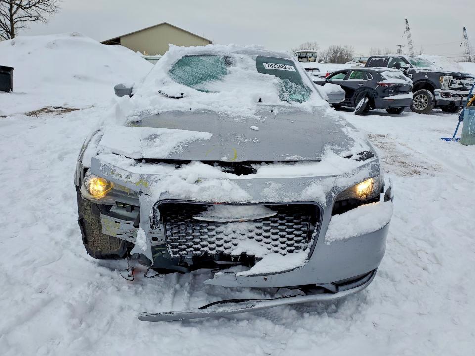 2016 Chrysler 300 s