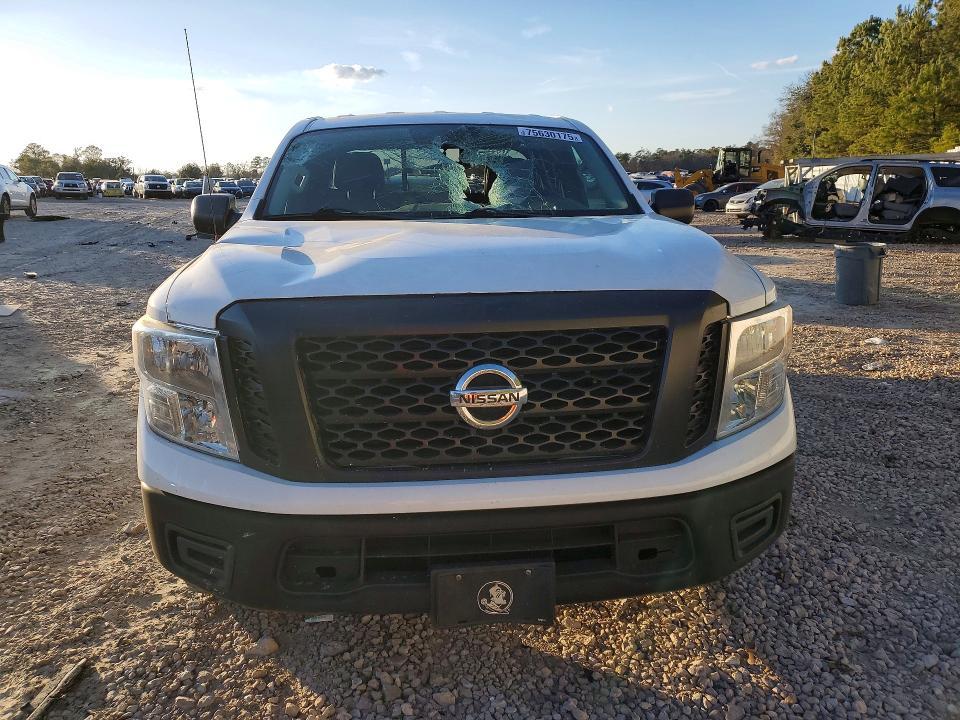 2018 Nissan Titan s
