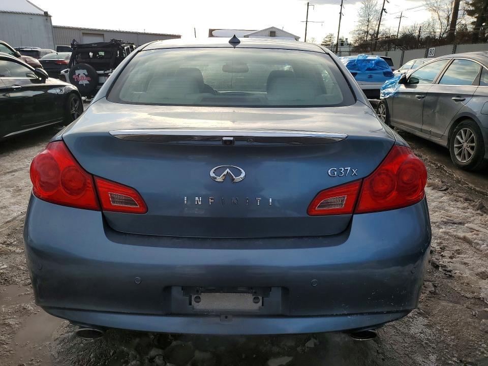 2010 Infiniti G37