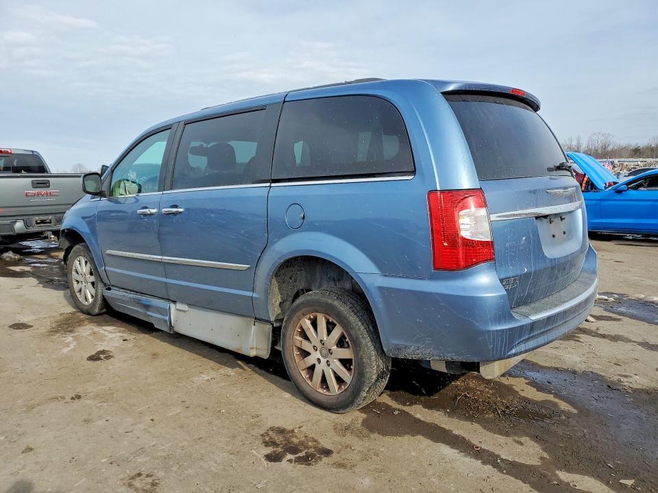 2011 Chrysler Town & Country Touring l