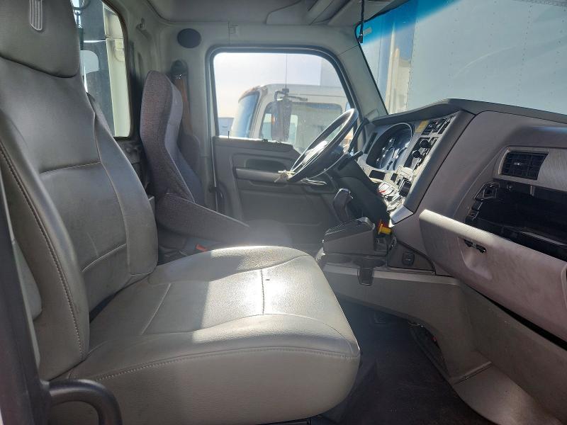 2016 Kenworth T680 Semi Truck