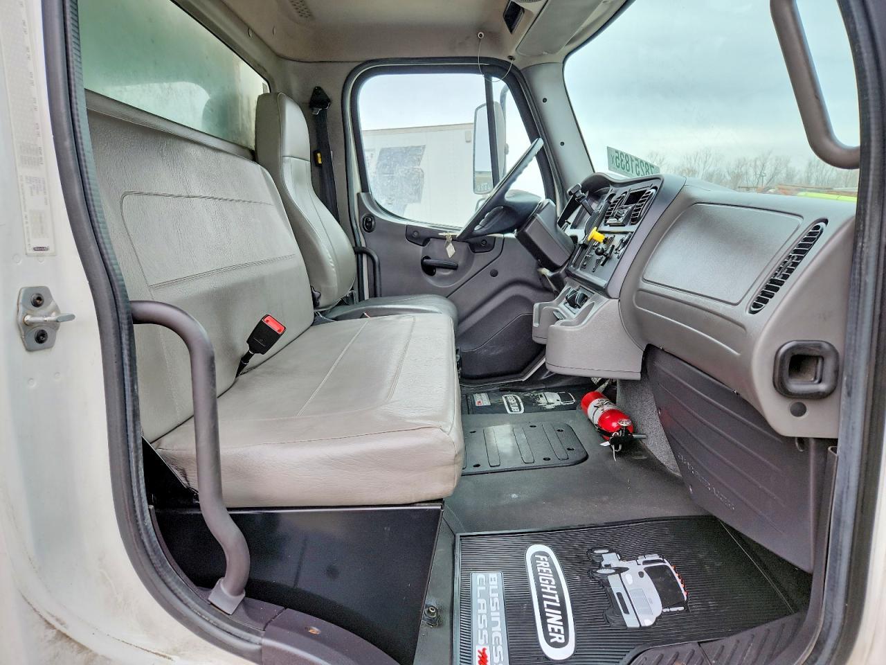 2015 Freightliner Business Class M2 Refrigerated BOX Truck