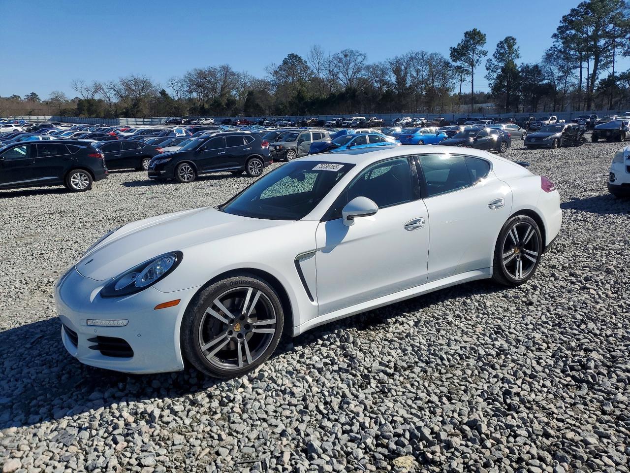 2016 Porsche Panamera 2