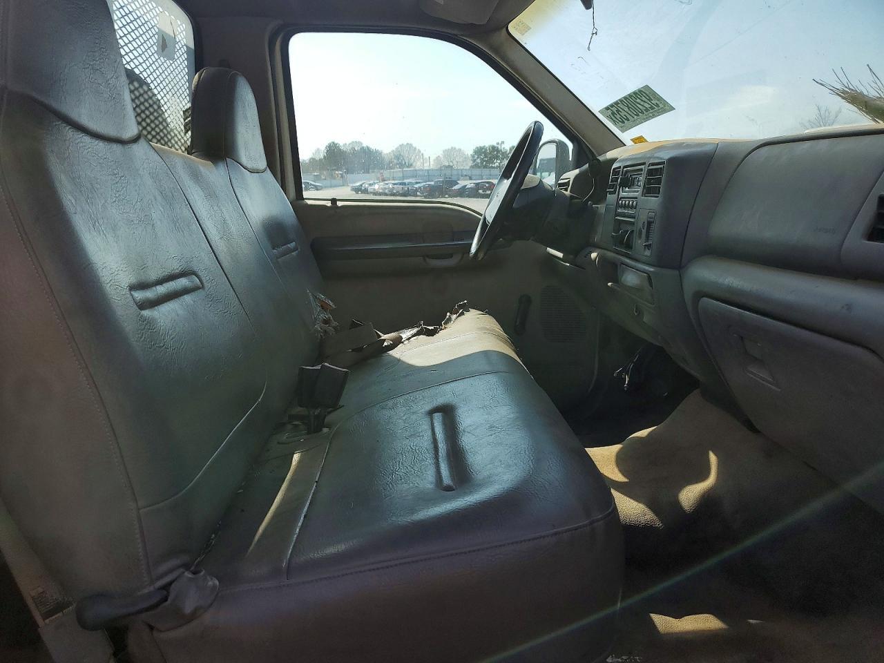 2001 Ford F450 Super Duty Flatbed Truck