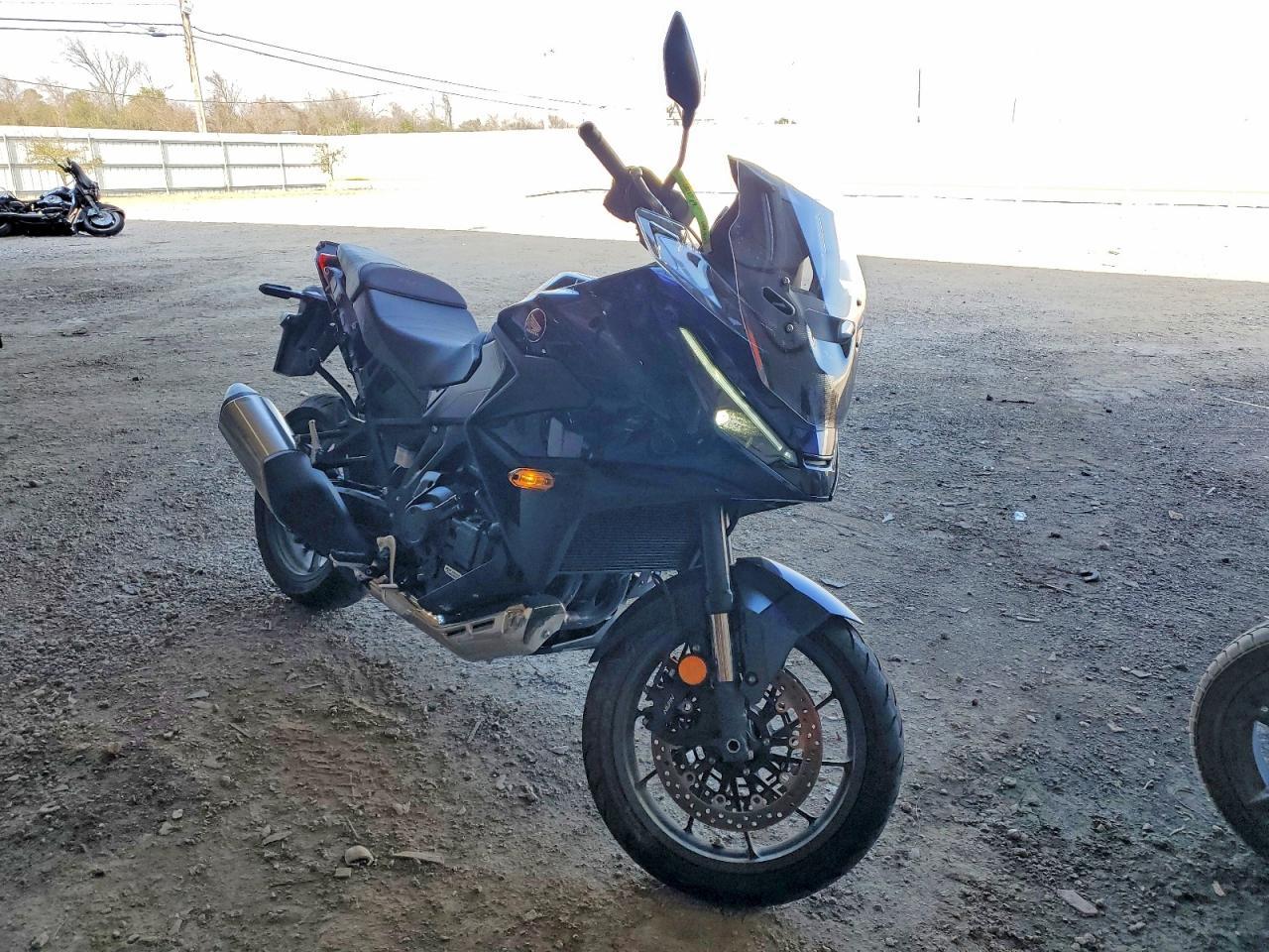 2025 Honda NT1100 D