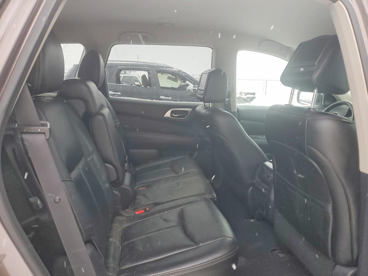 2014 Nissan Pathfinder s