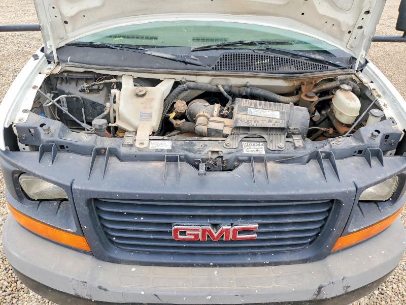 2008 GMC Savana BOX Truck