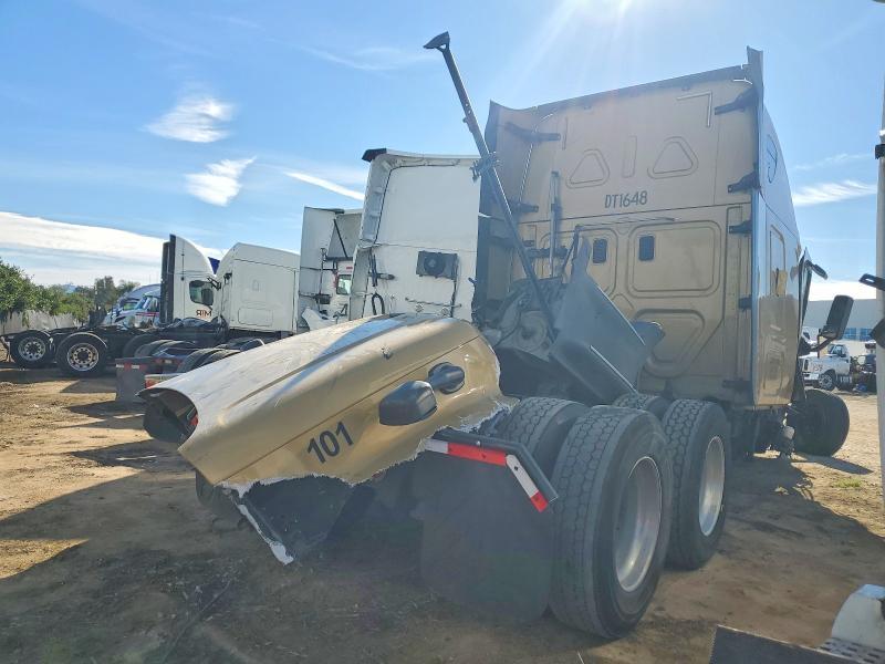 2016 Freightliner Cascadia 125