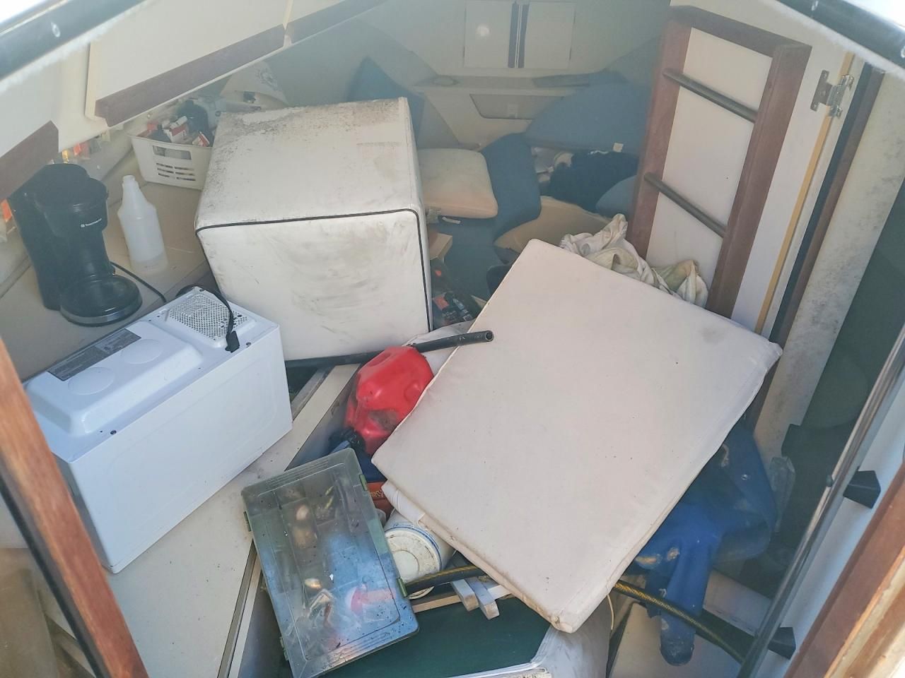 1989 Carver Yachts Boat