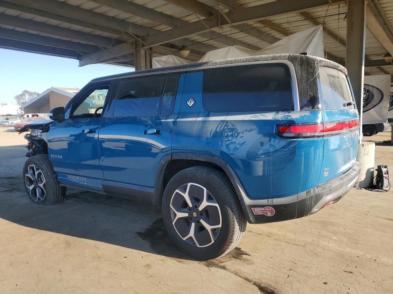 2024 Rivian R1S Adventure