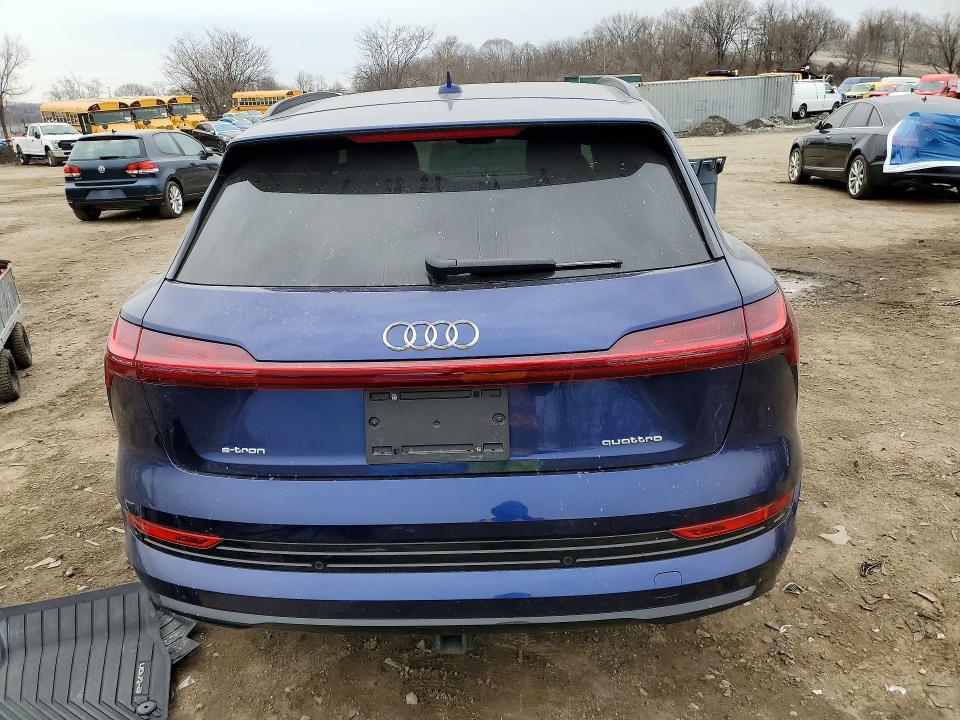 2022 Audi E-tron Premium