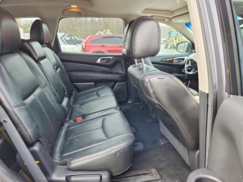 2013 Nissan Pathfinder s