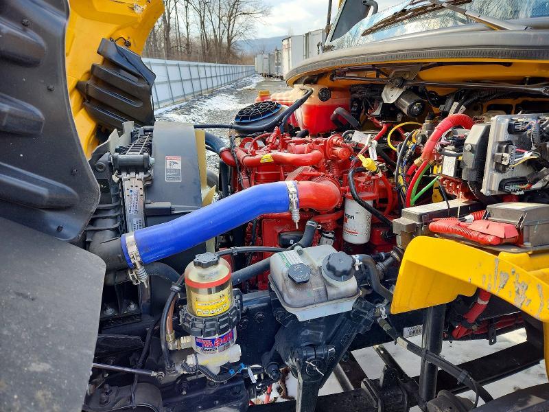 2024 Freigliner 2024 Freightliner Business Class M2 BOX Truck