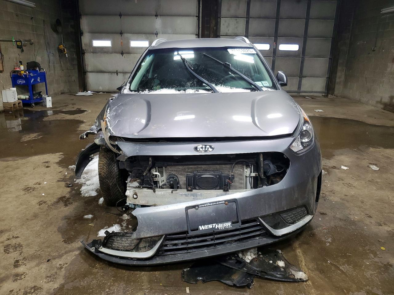 2017 KIA Niro fe