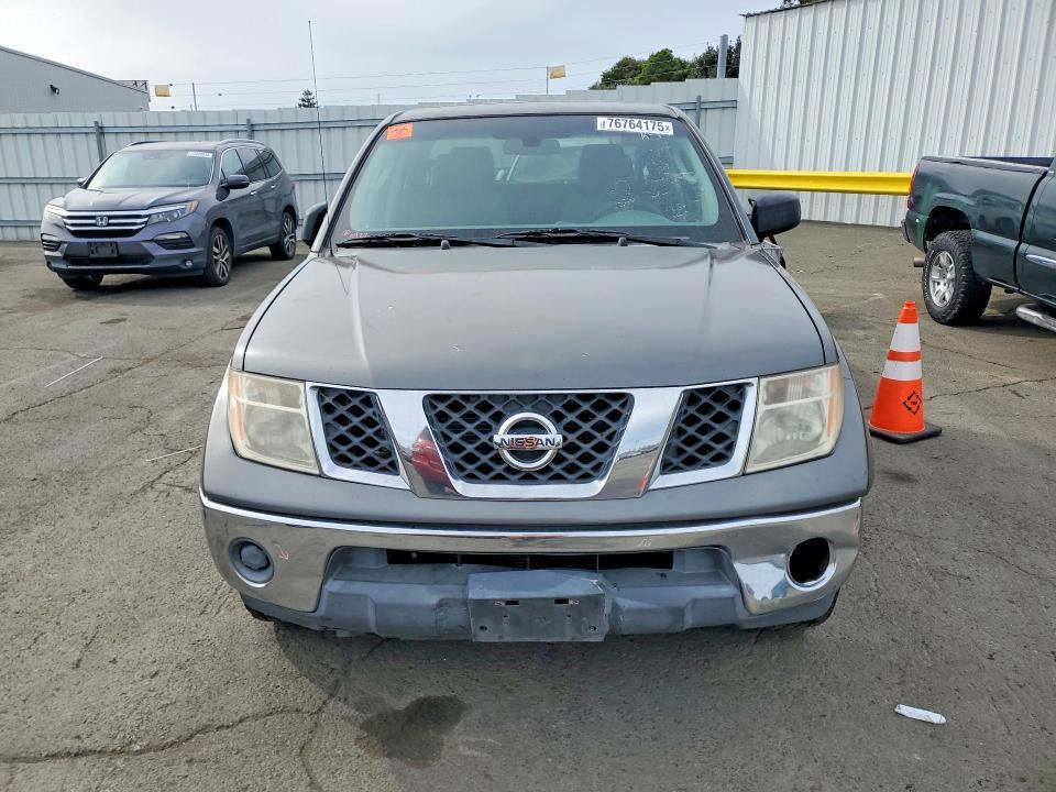 2006 Nissan Frontier Crew cab le