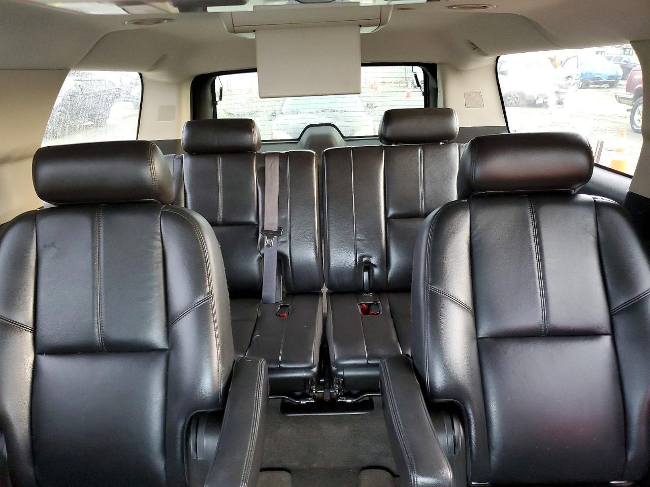 2010 Chevrolet Suburban C1500 lt