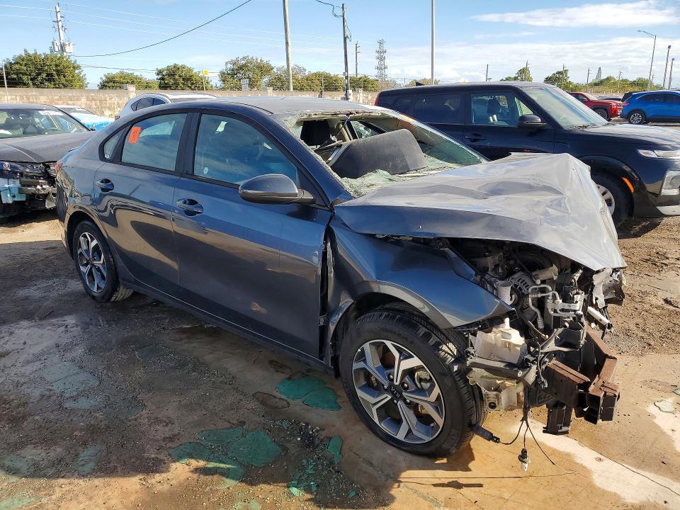 2021 KIA Forte fe