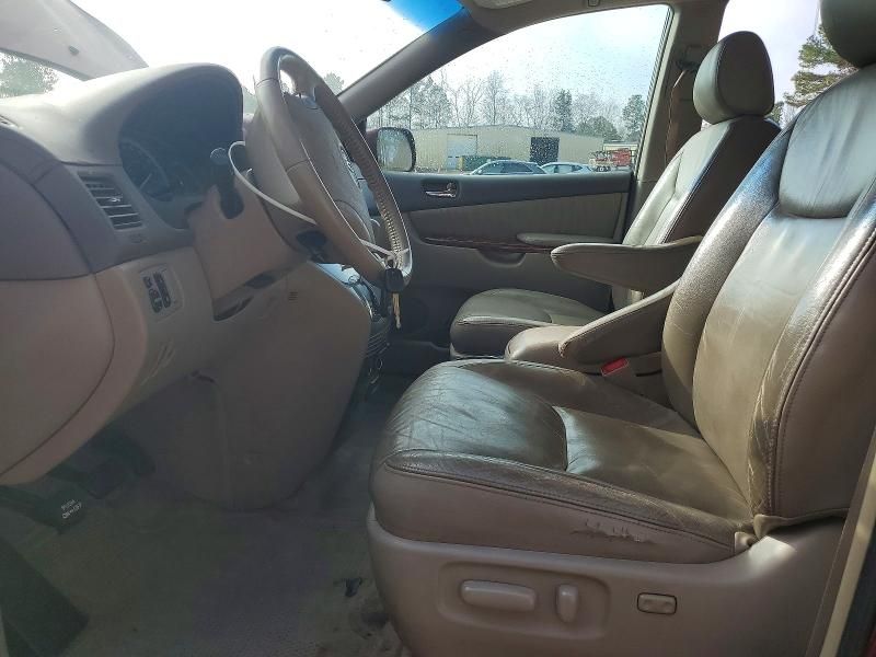 2005 Toyota Sienna xle