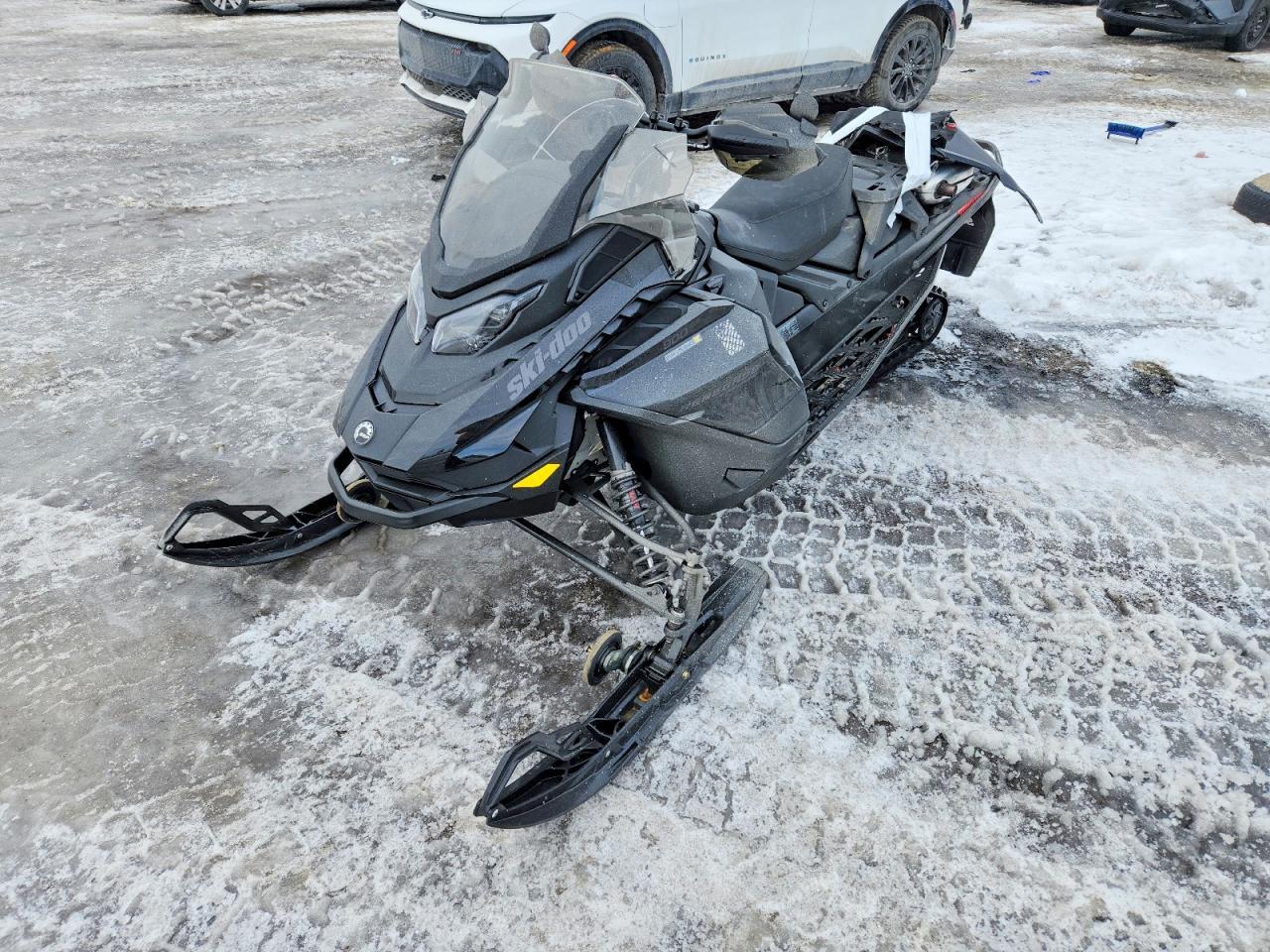 2024 Skidoo Renegade Adrenaline