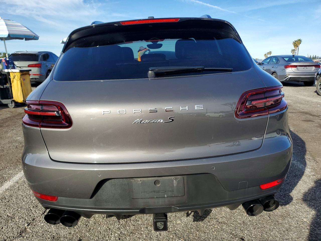 2016 Porsche Macan s