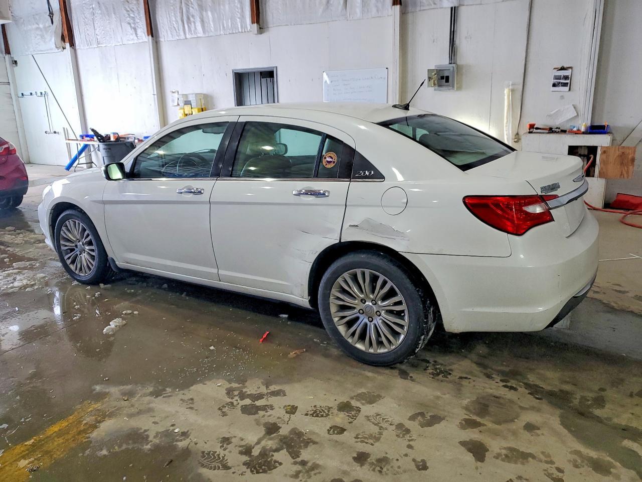 2013 Chrysler 200 Limited